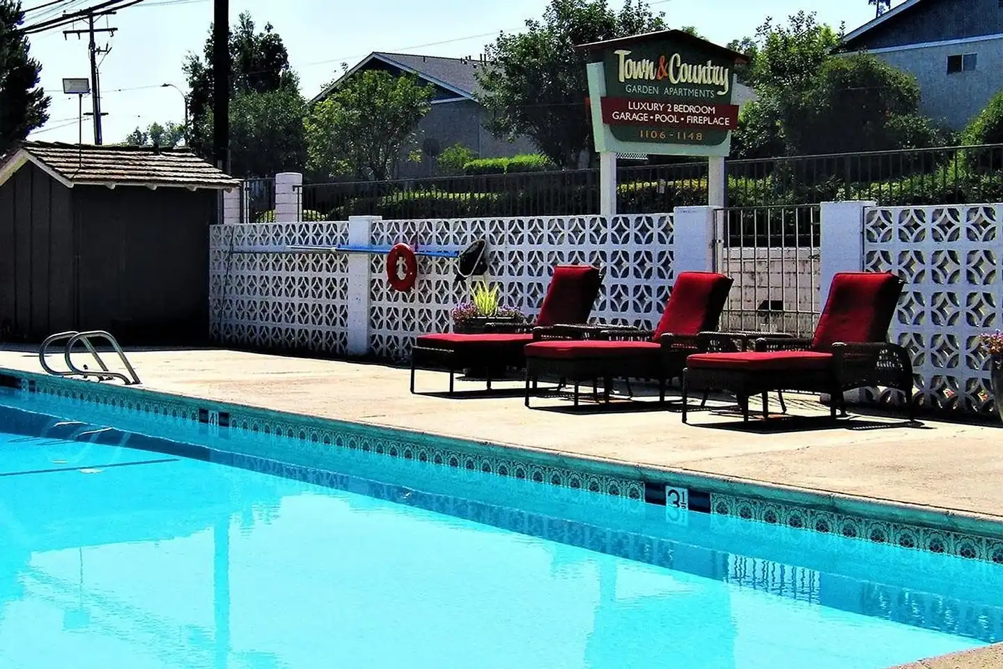 Town and Country Garden Apartments photo 4