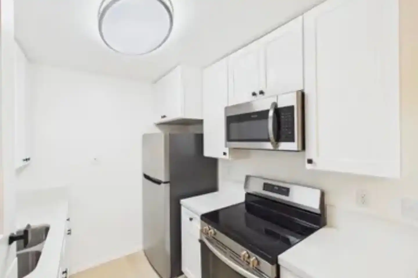 Anita Square Apartments photo 4