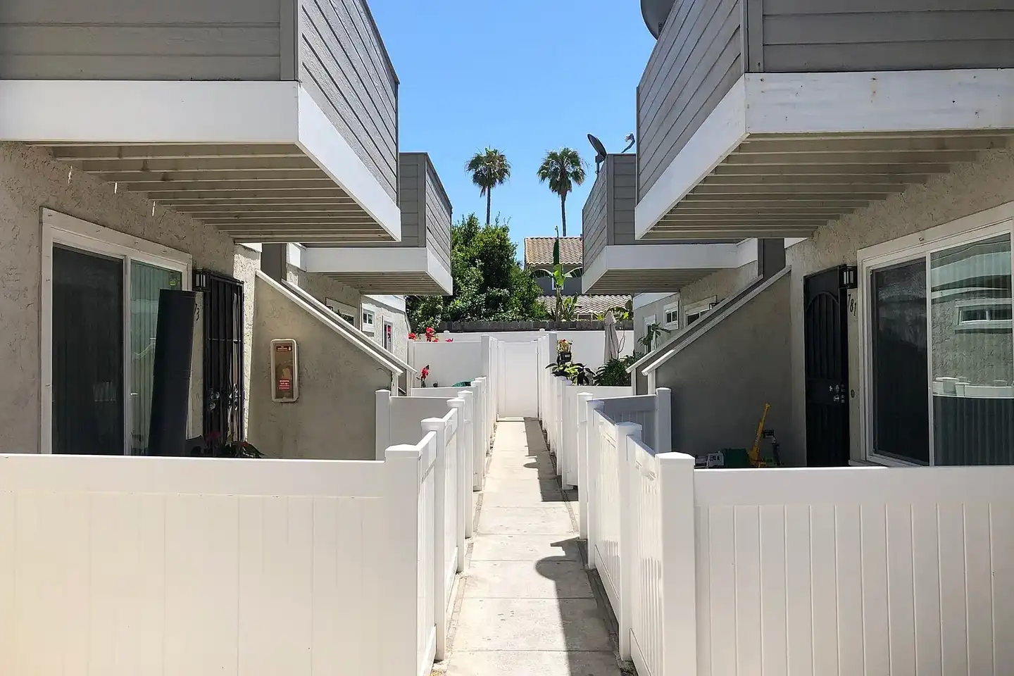 Florida Street Apartments photo 5