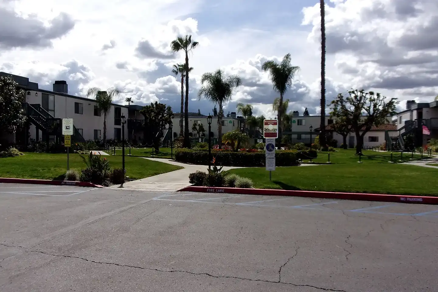 Woodside Apartments photo 2