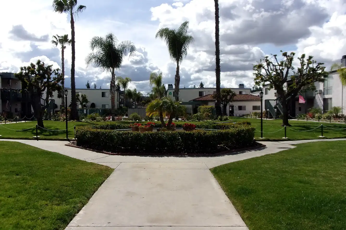 Woodside Apartments photo 3