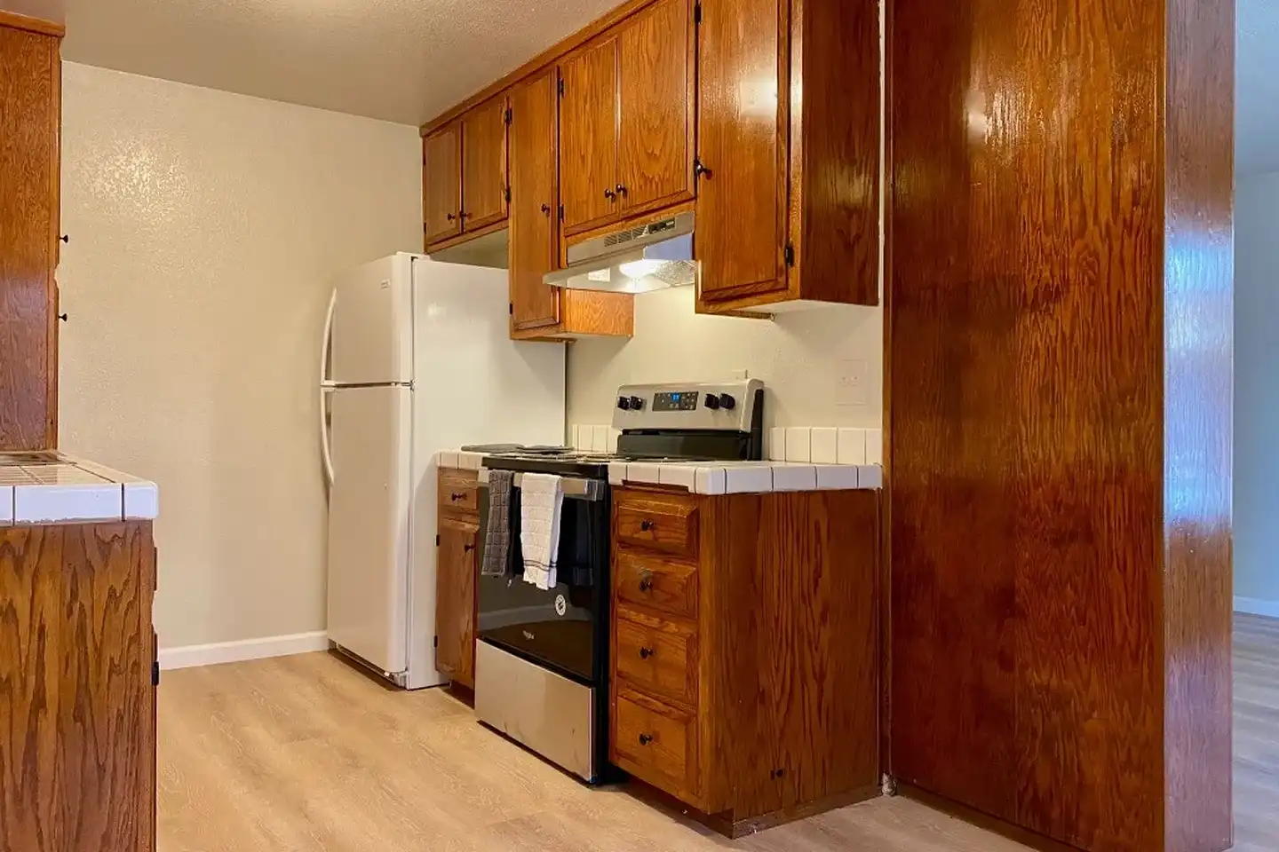 4311 Winona Ave photo 2