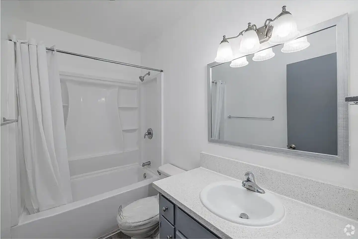 Casa Corona Apartments photo 3