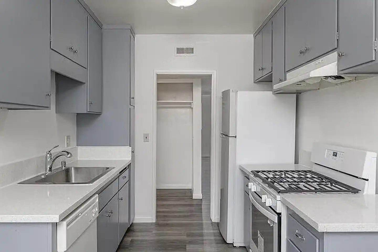 Casa Corona Apartments photo 4