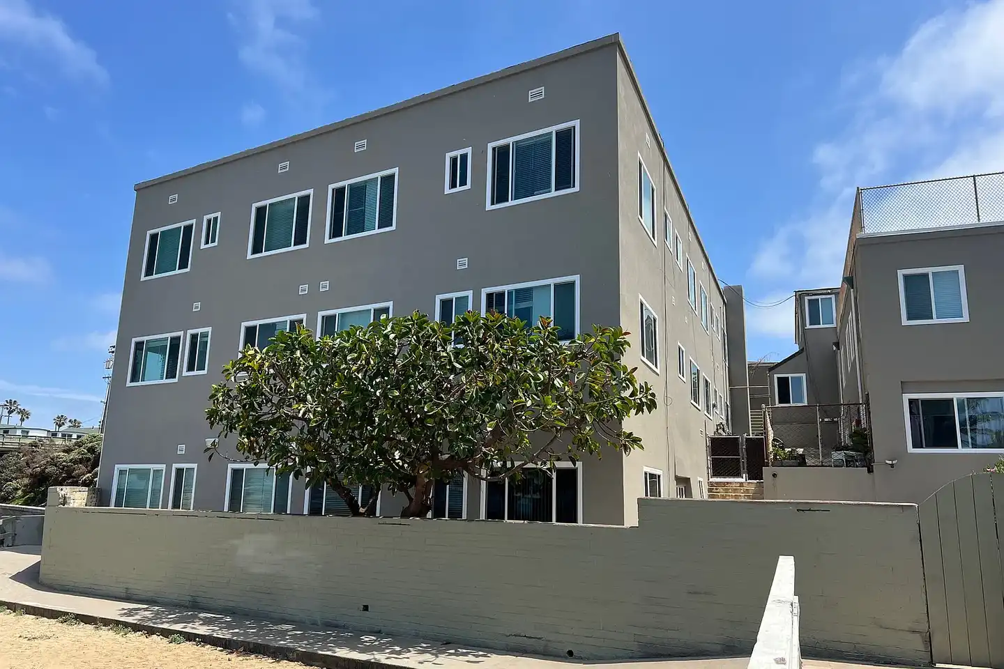 SILVER SPRAY APARTMENTS photo 5