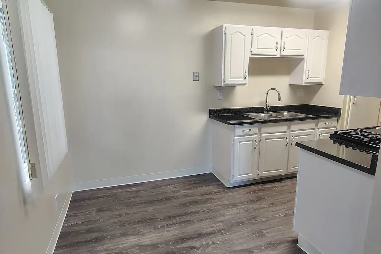 Oxford Terrace Apartments photo 2