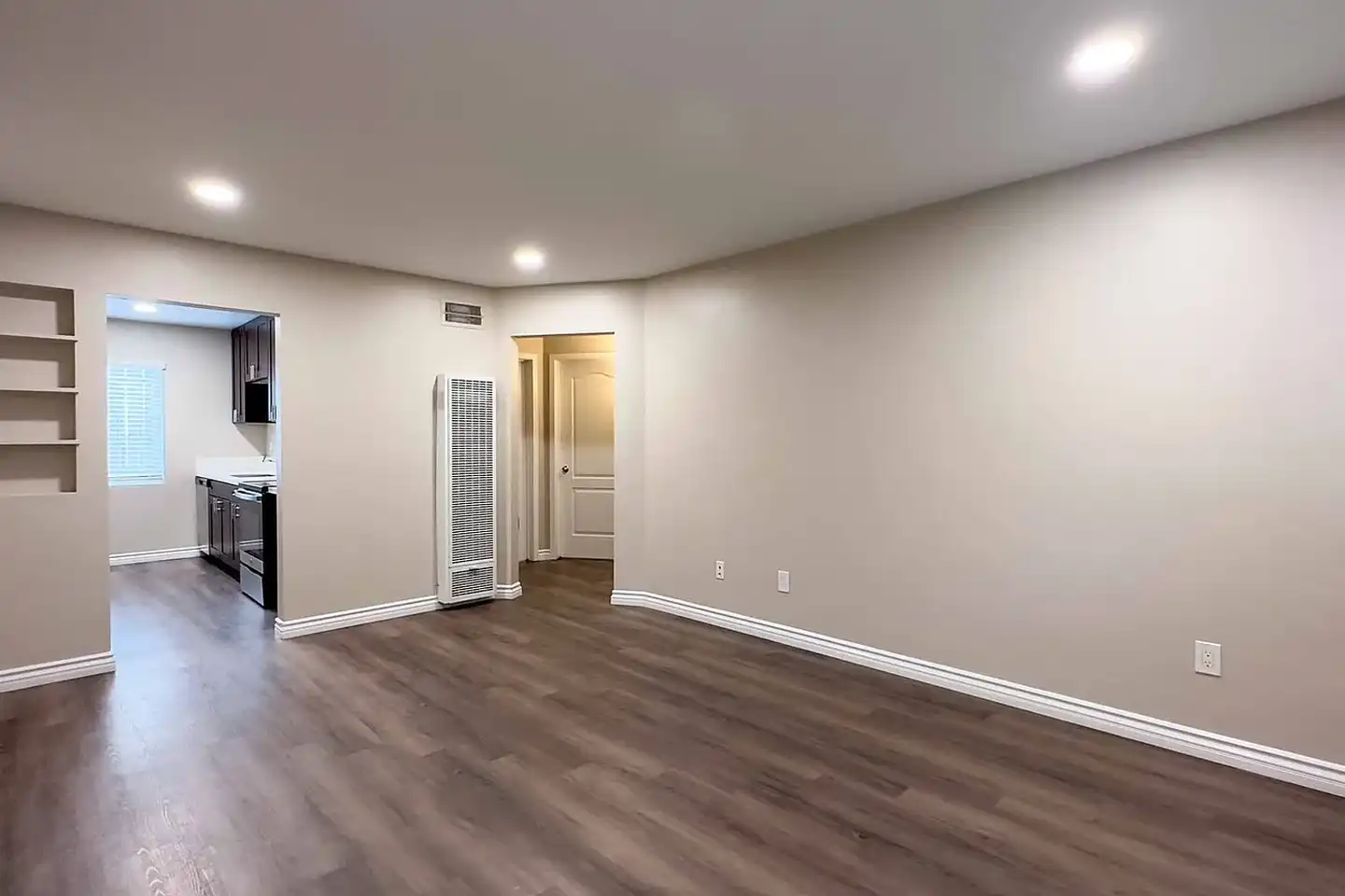 Foothill Manor photo 5