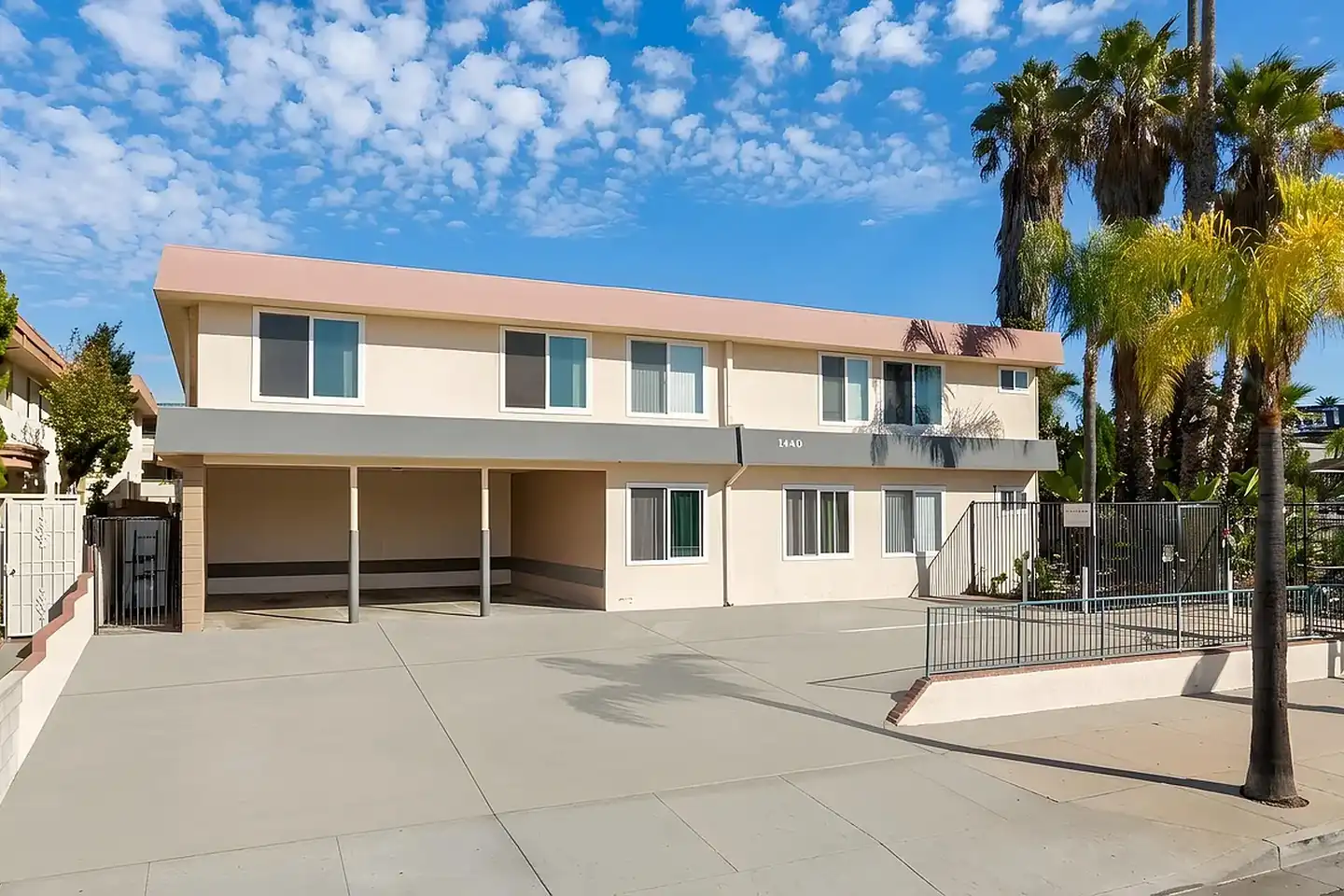 Sapphire Apartments