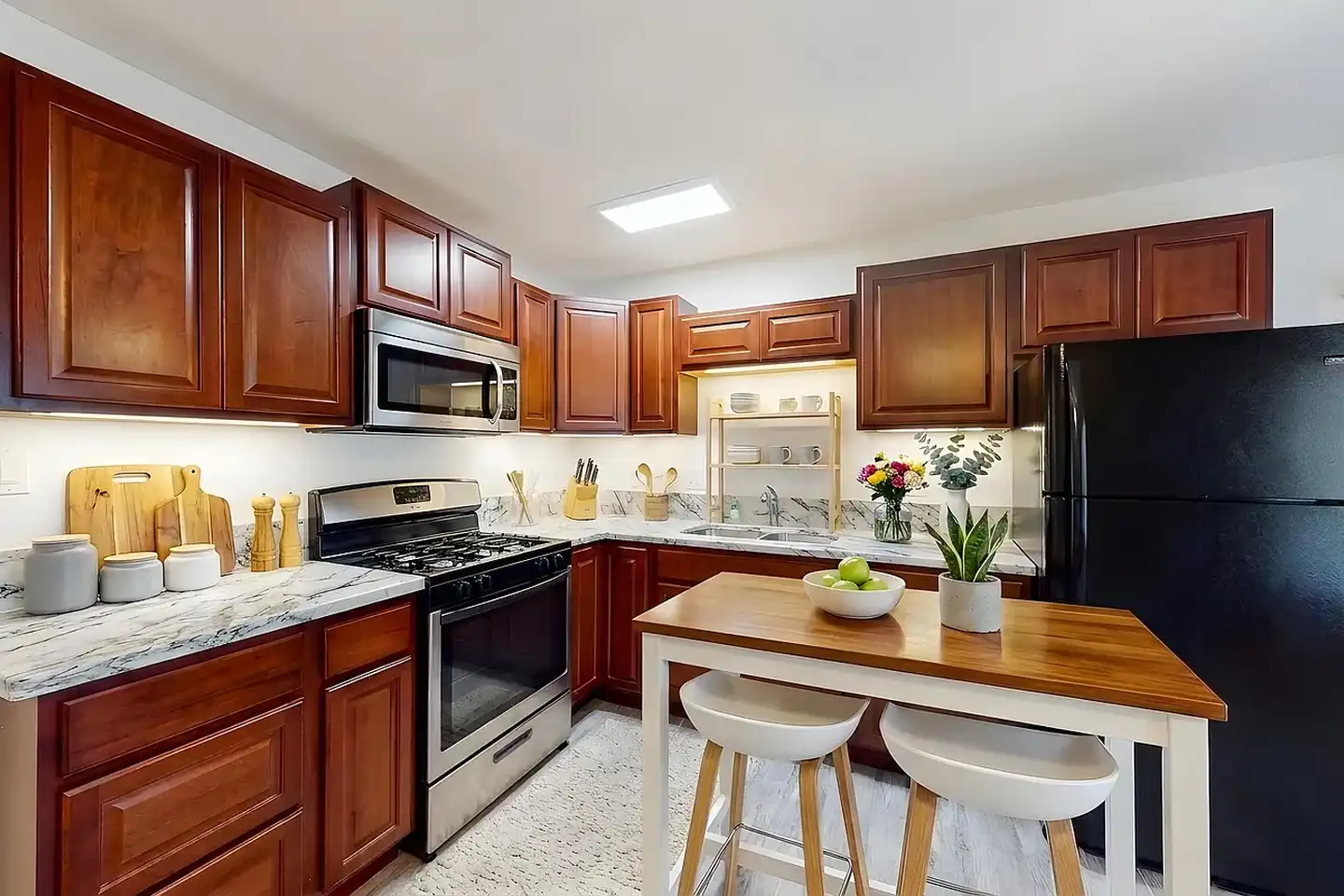 Sapphire Apartments photo 5