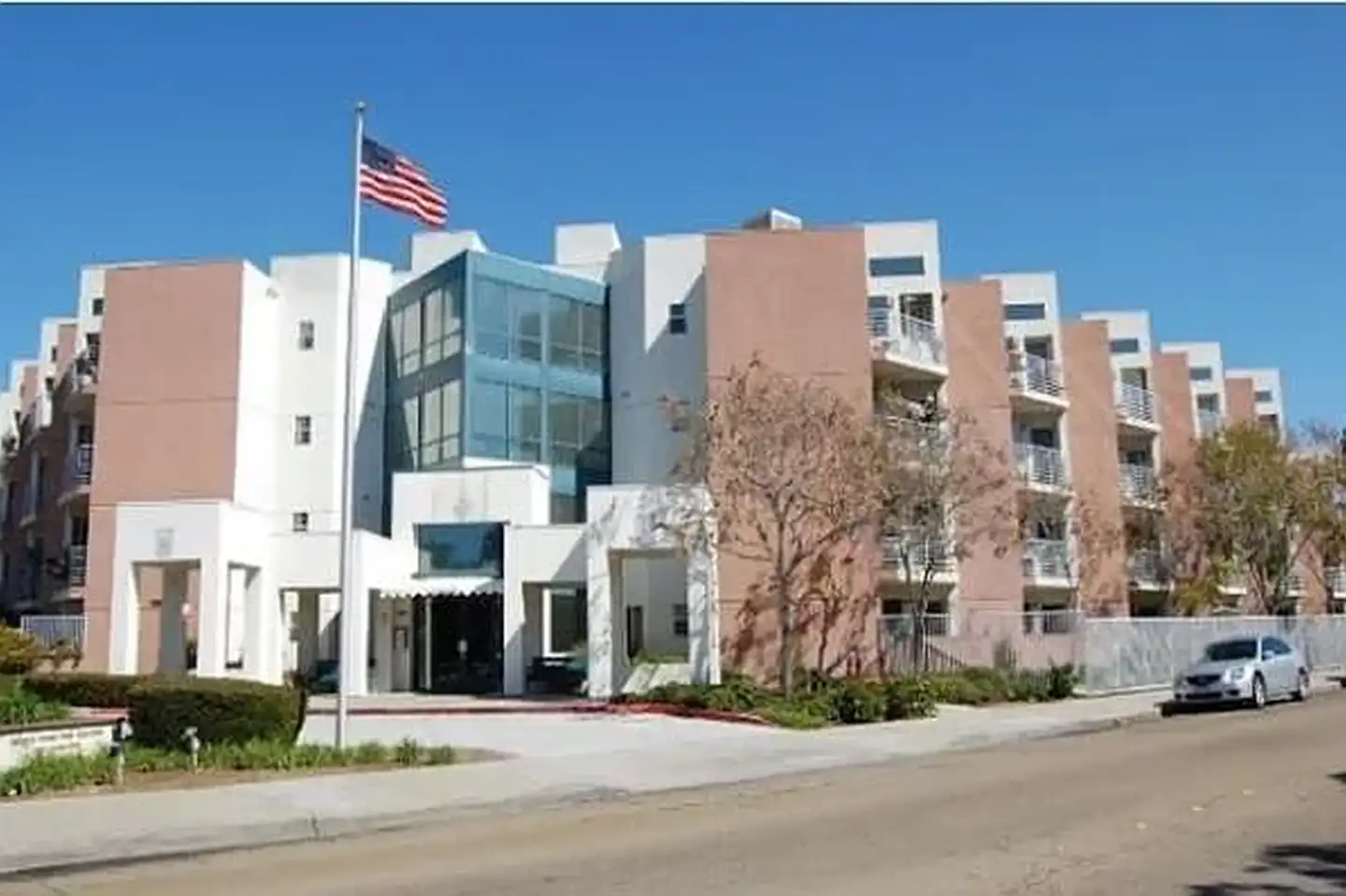 Newly Renovated Lexington Square - 62+ Age - Waitlisted - Income Restricted photo 5
