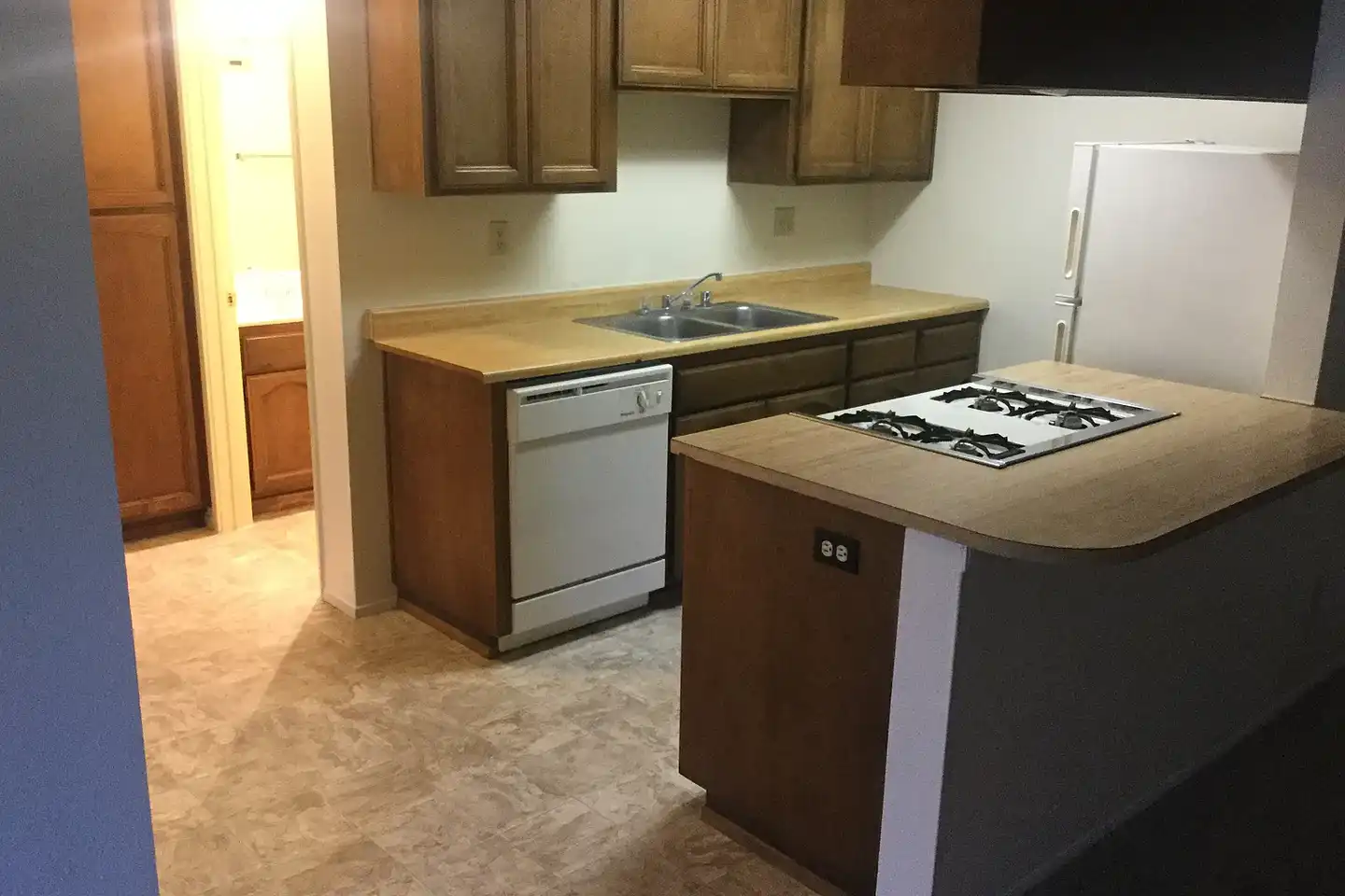 Bay Pointe Apartments photo 4