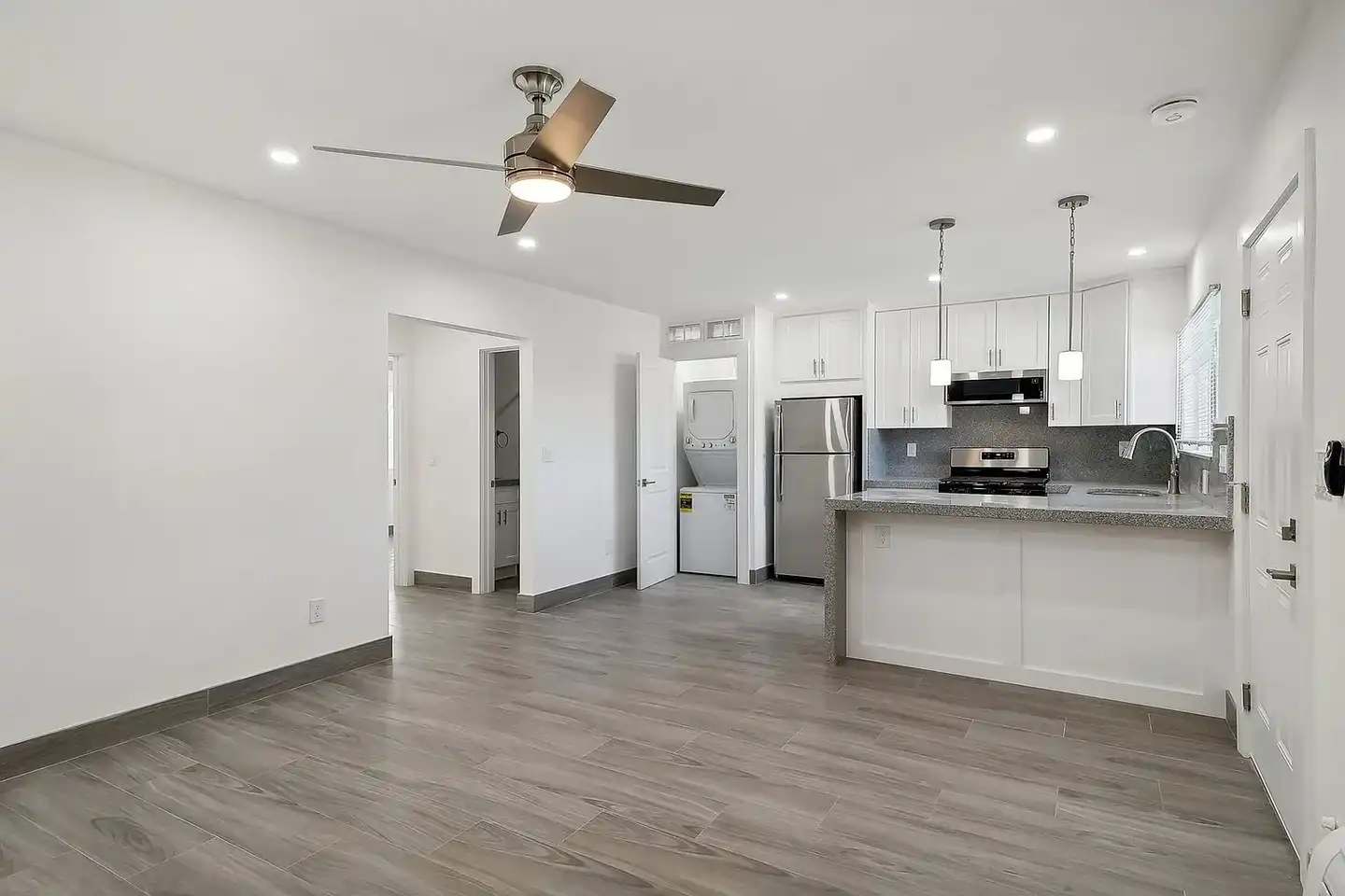 Palm Terrace Apartments photo 2
