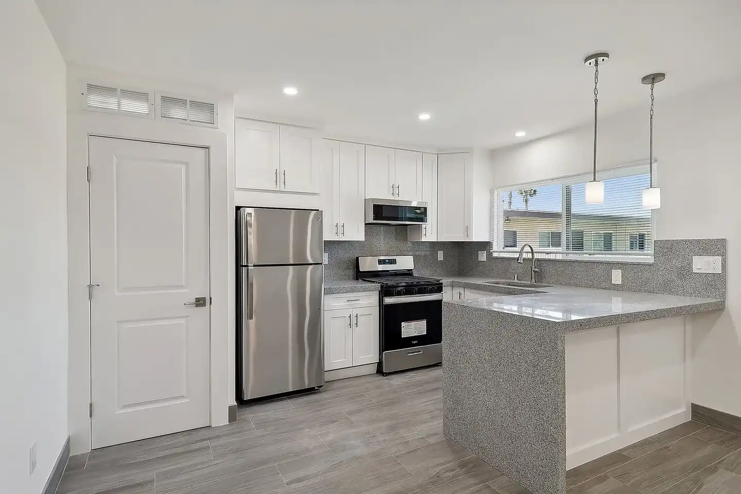 Palm Terrace Apartments photo 4