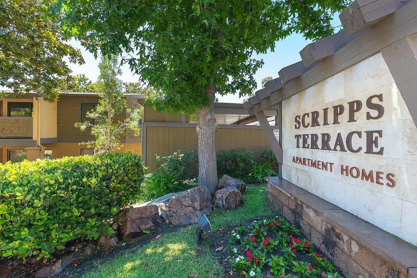 Elan - Scripps Terrace photo 2