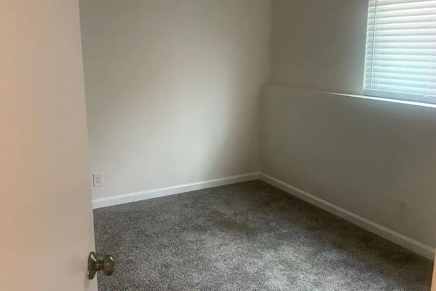 2231 Burroughs St photo 3