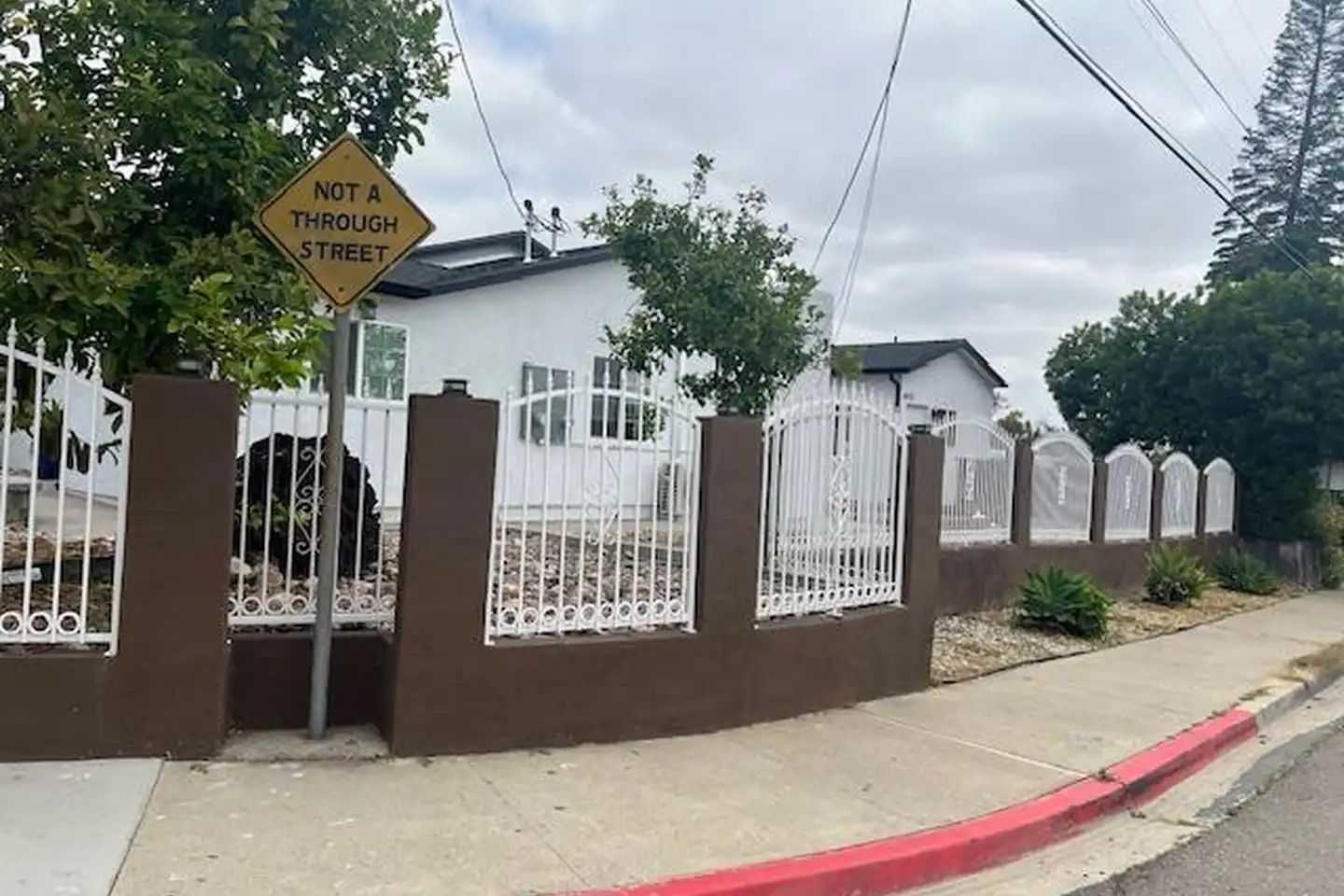 6112 Hughes St photo 3