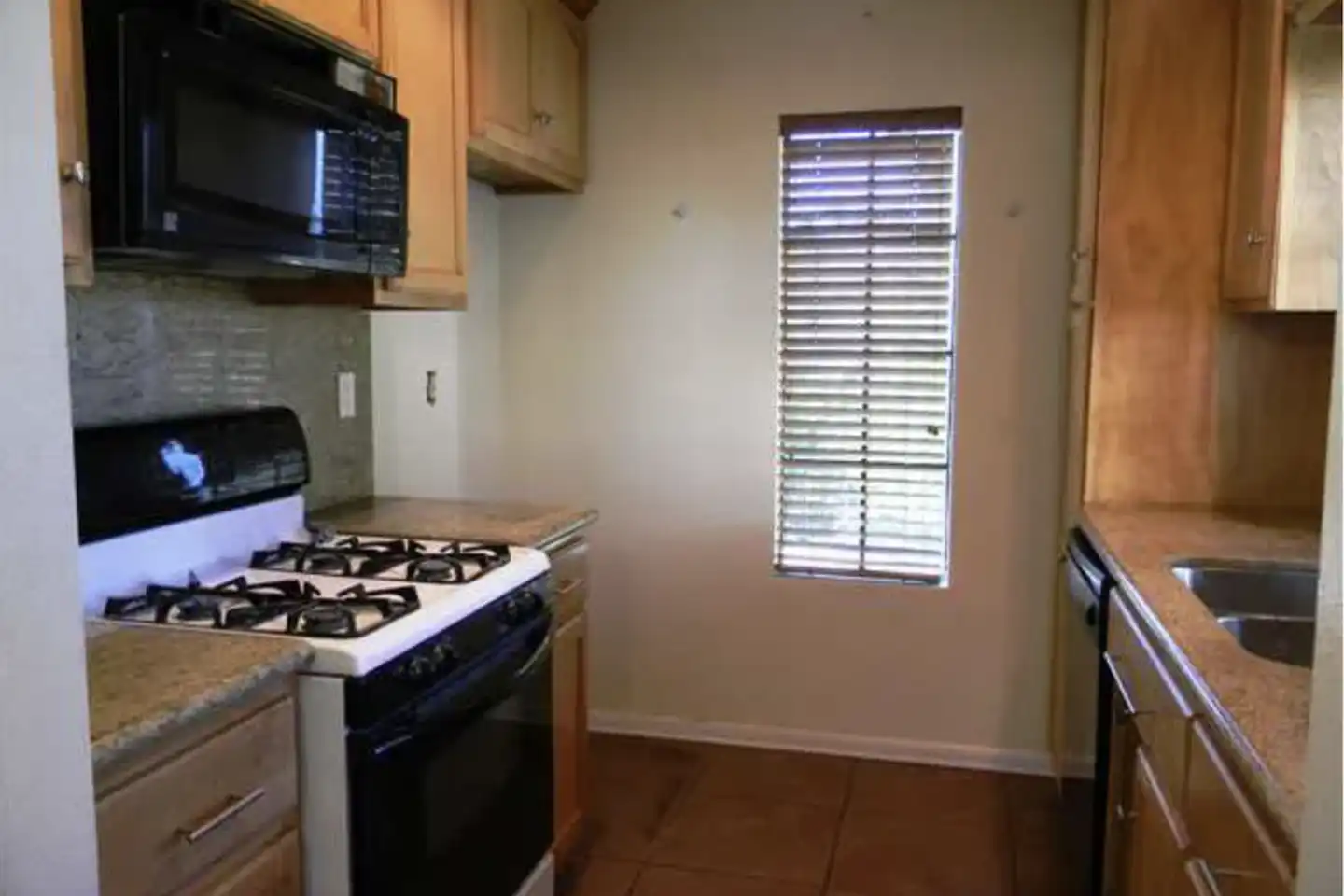 13250 Wimberly Square unit 211 photo 4