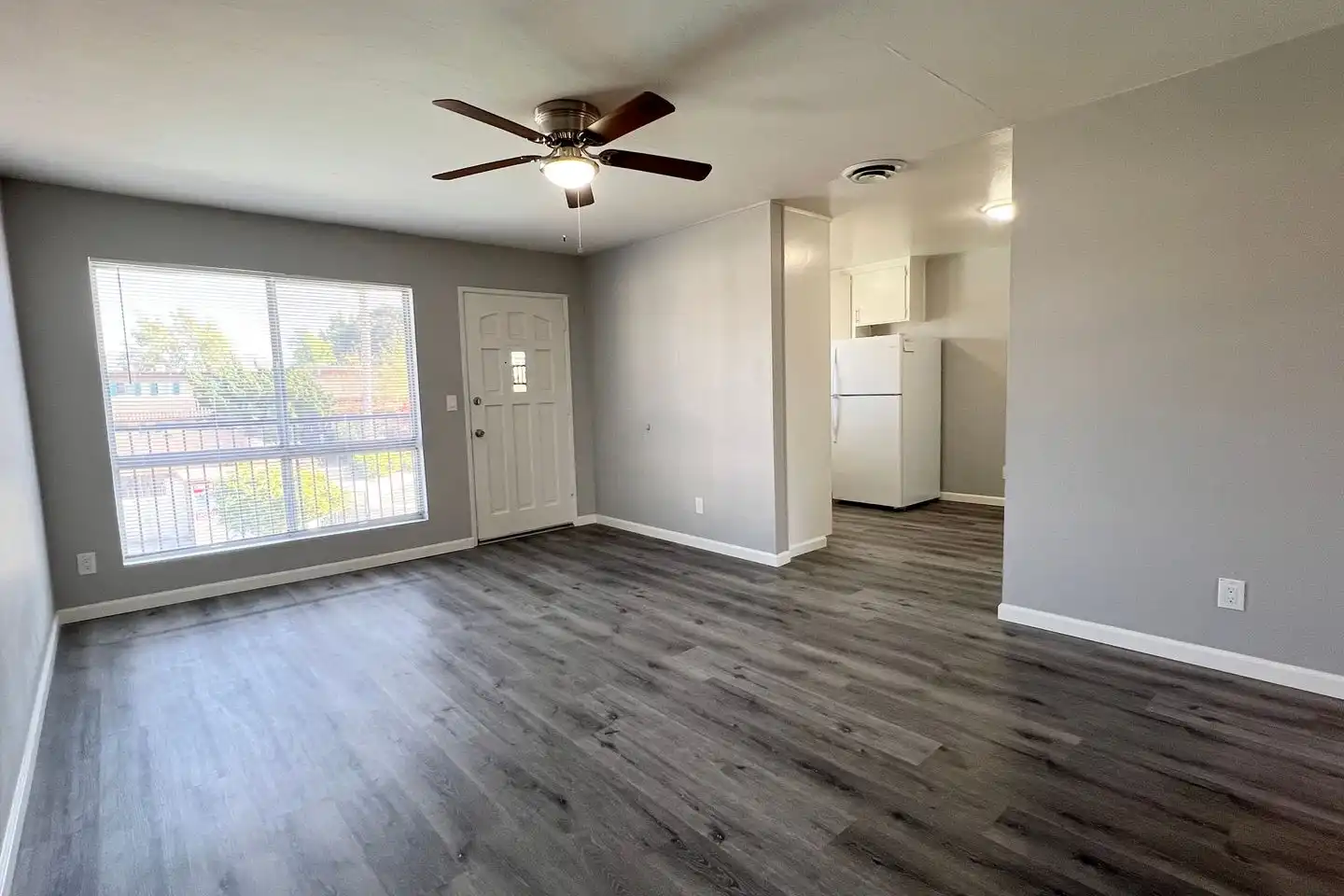 798 McClure St unit 16 photo 2