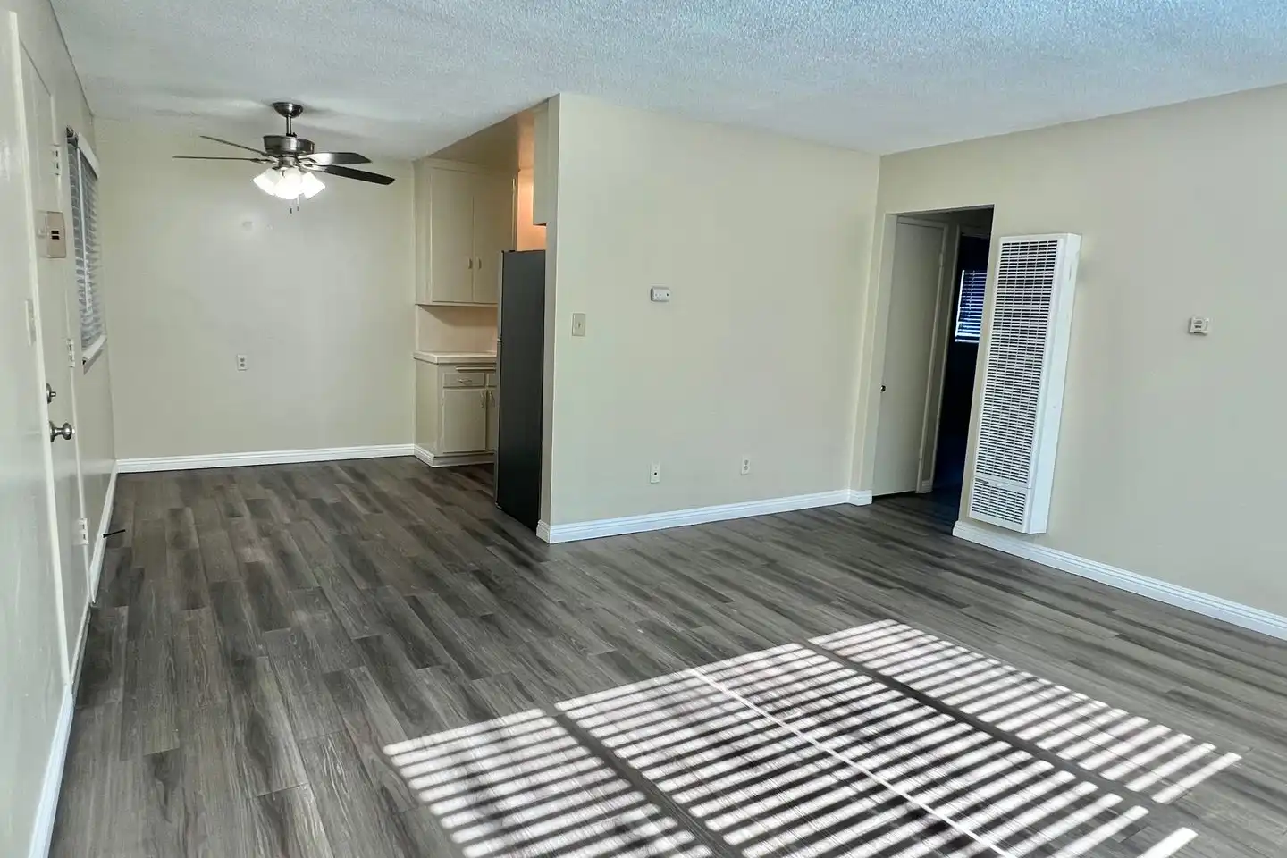 351 Palm Ave unit 5 photo 2