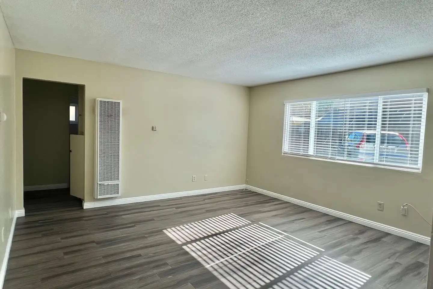 351 Palm Ave unit 5 photo 4