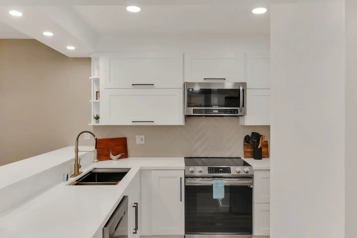 3098 Rue D'Orleans unit 334 photo 2