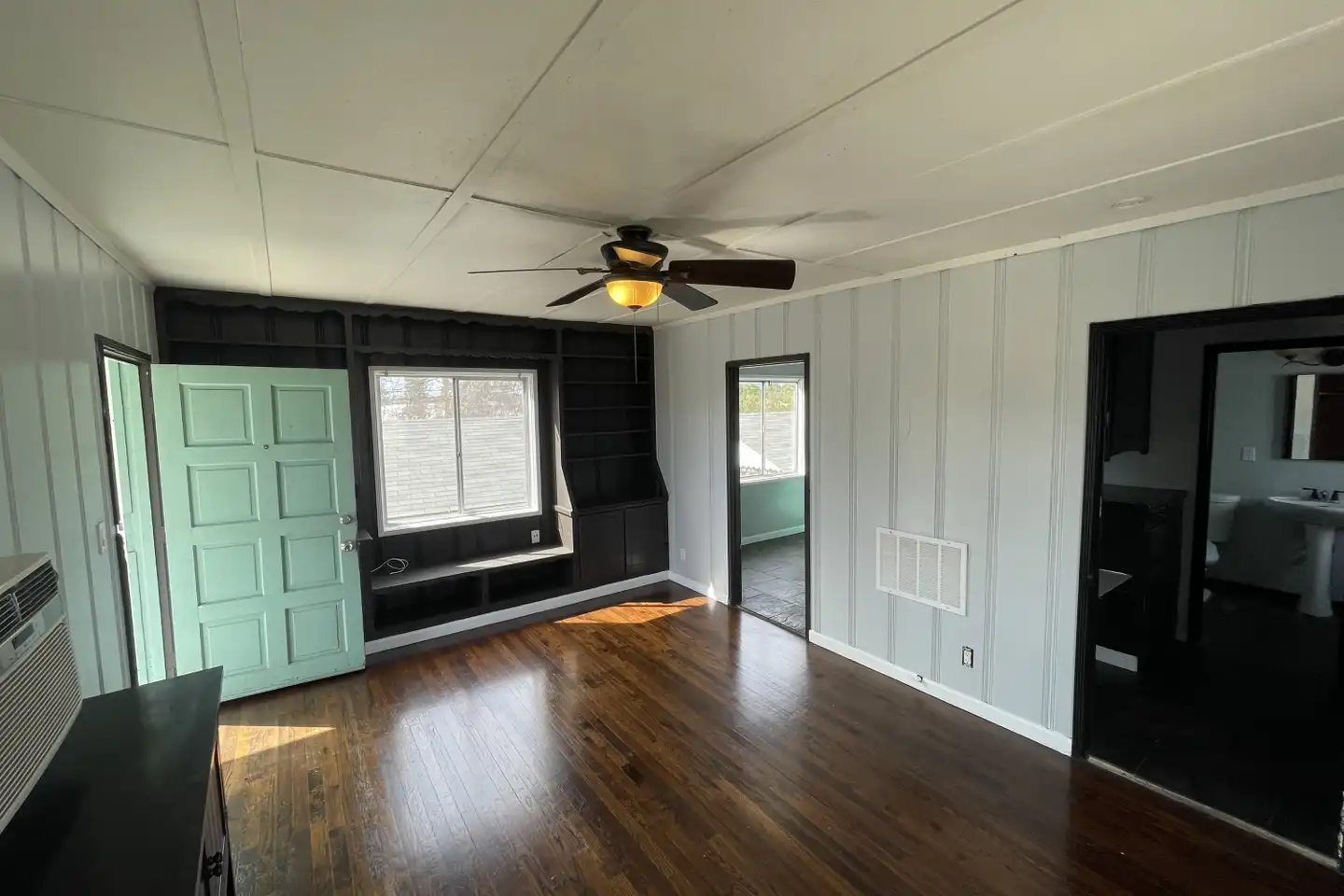 9817 River St photo 2