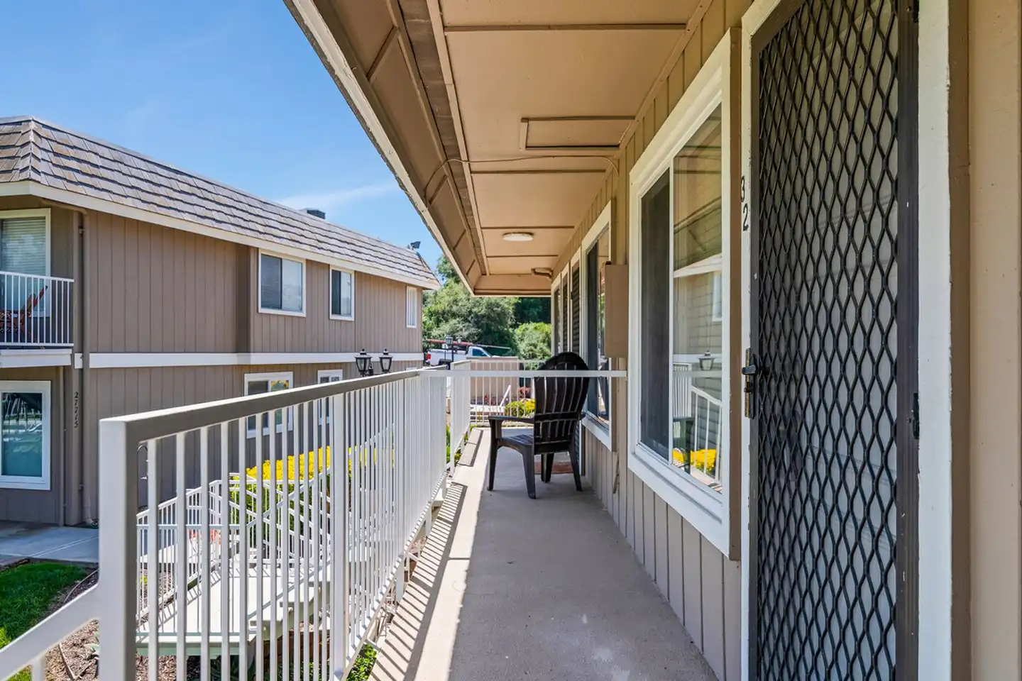 27725 Mountain Meadow Rd photo 3