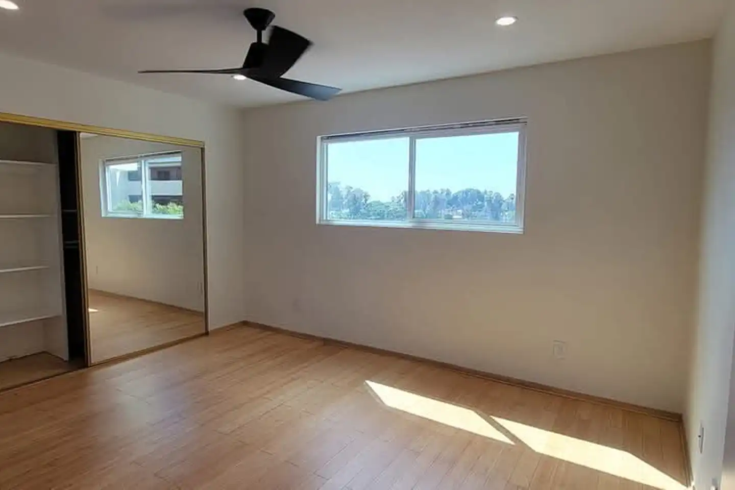 4245 Asher St unit 17 photo 2