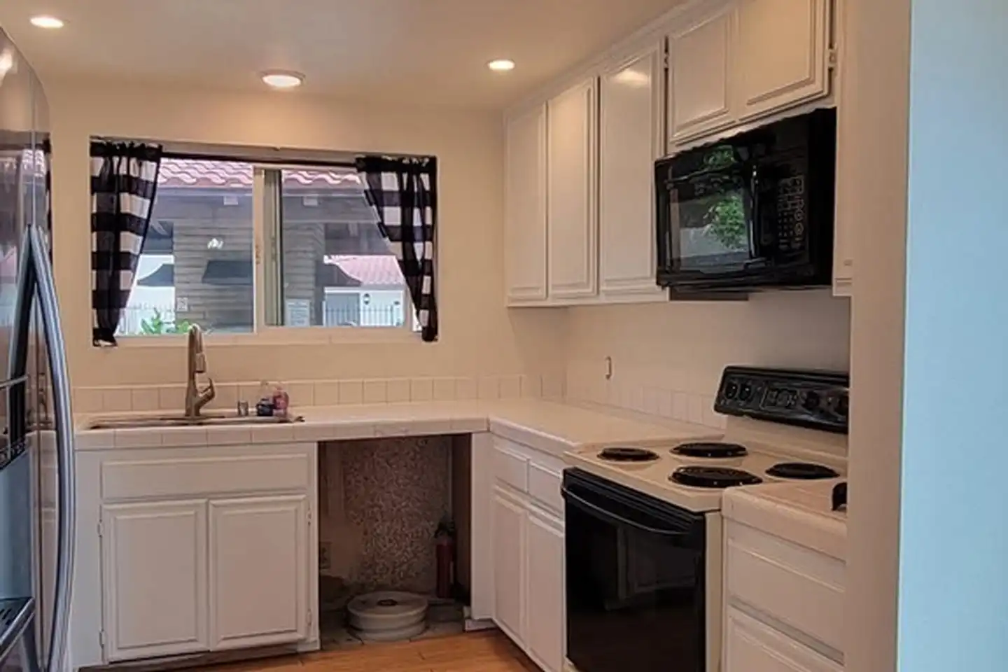4245 Asher St unit 17 photo 3