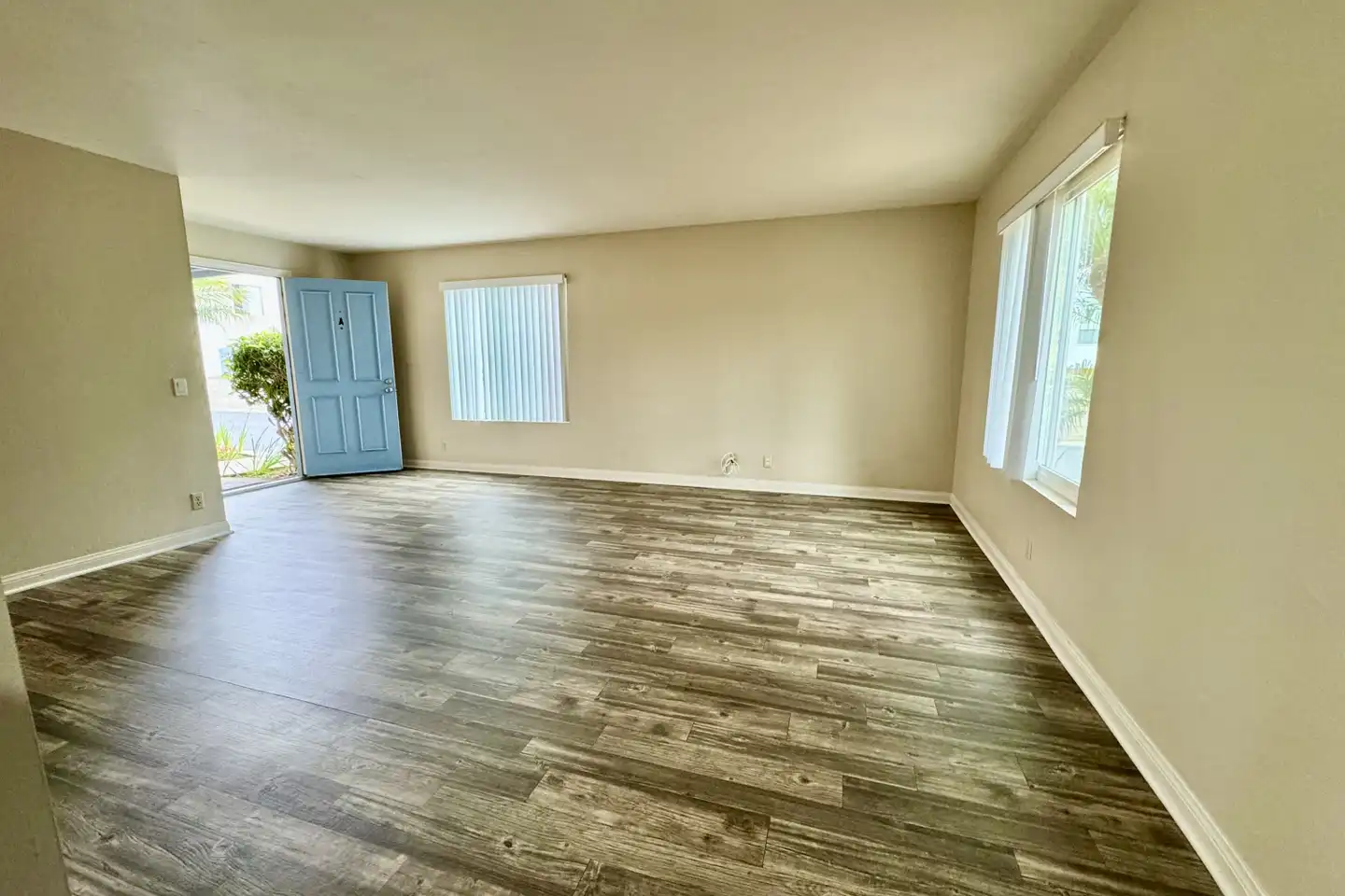 253 Tamarack Ave photo 3