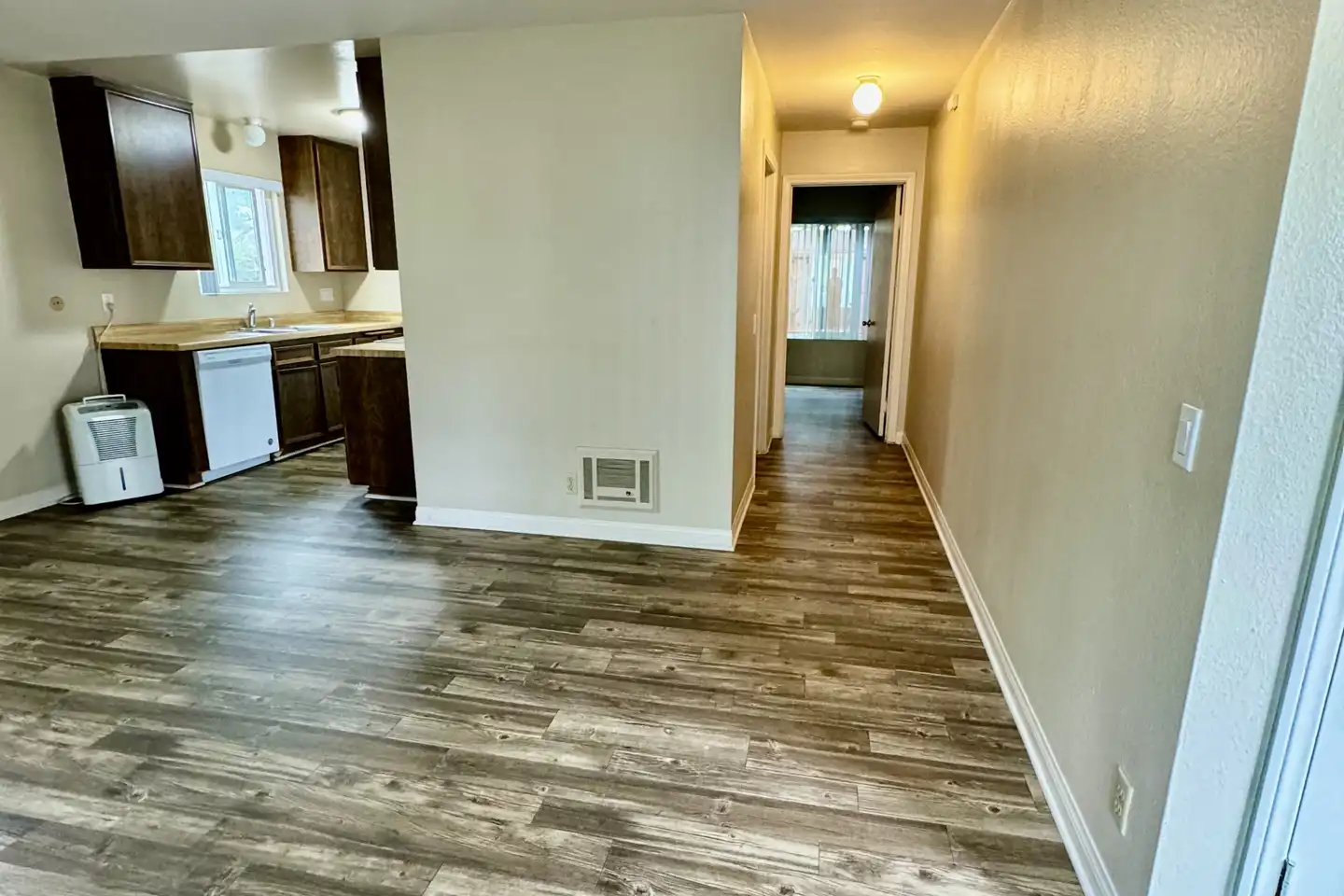 253 Tamarack Ave photo 5