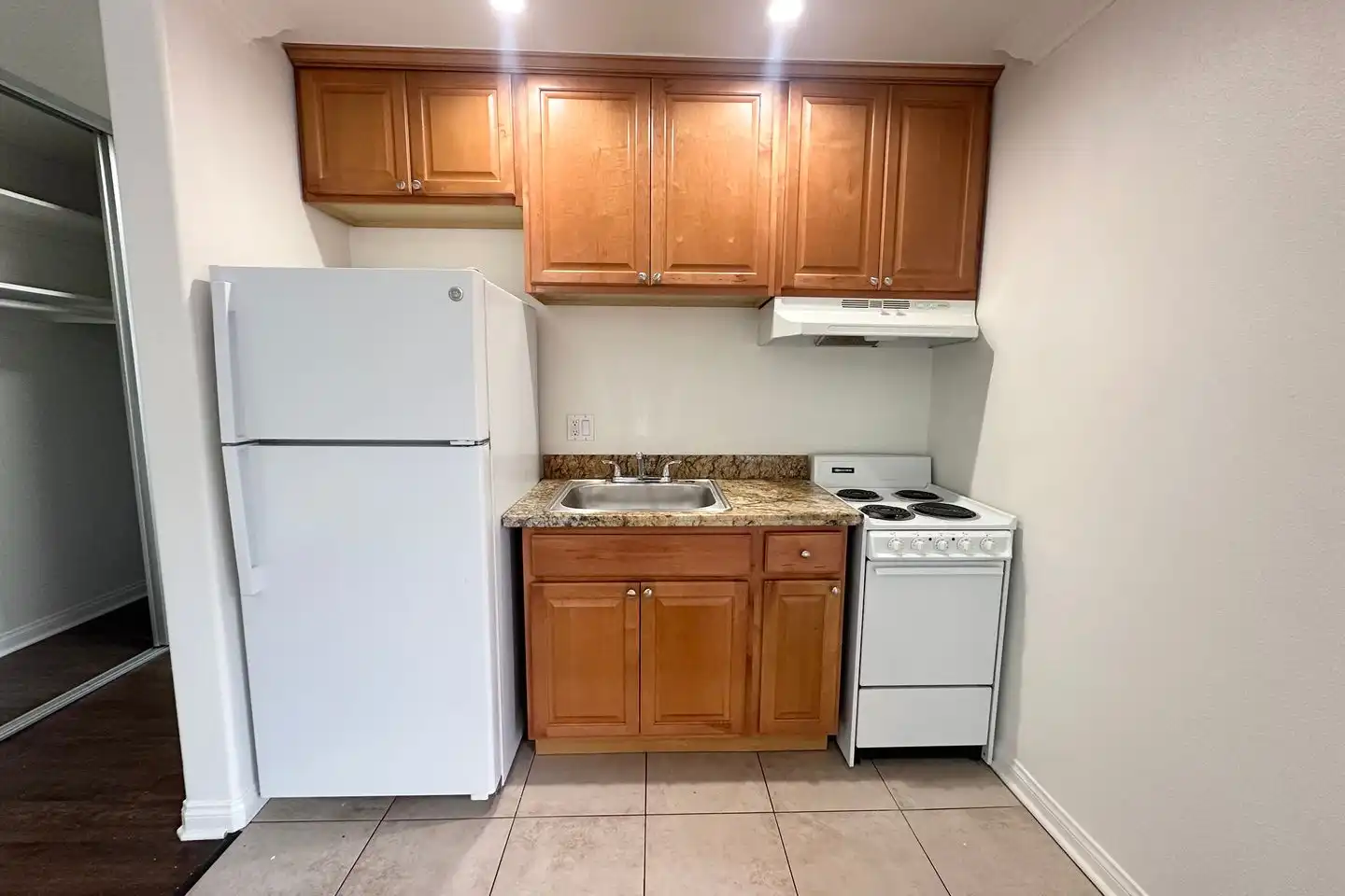 3560 Sixth Ave unit 01 photo 3