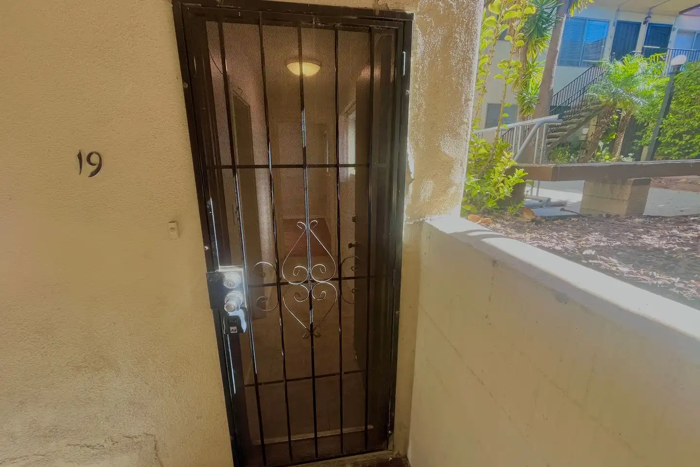 ** Move In Special** Charming And Bright Normal Heights Apartment photo 4
