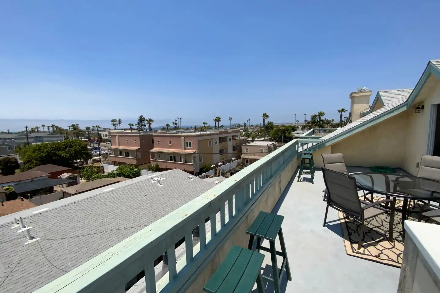 240 Dahlia Ave photo 3
