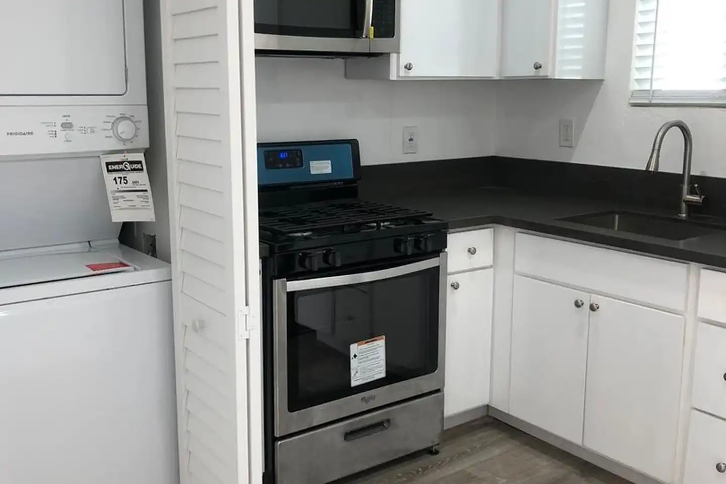 420 Q Ave unit 420 Q Avenue #1 photo 3