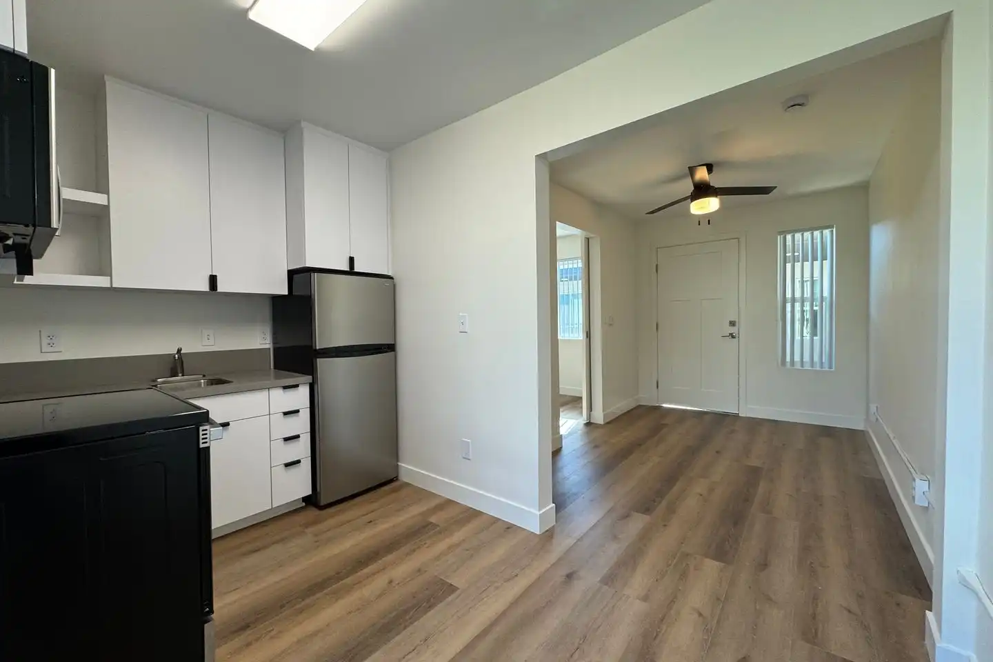 3540 Mission Blvd unit Apt 4 photo 3