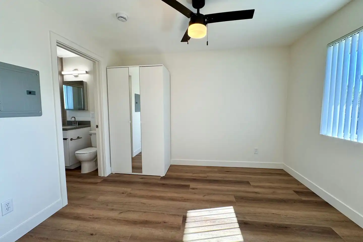 3540 Mission Blvd unit Apt 4 photo 4