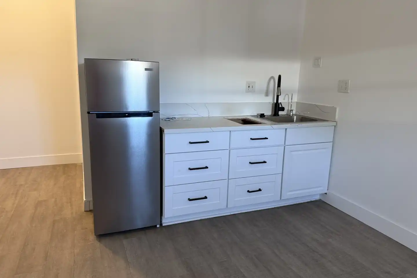 1416 El Prado Pl photo 2