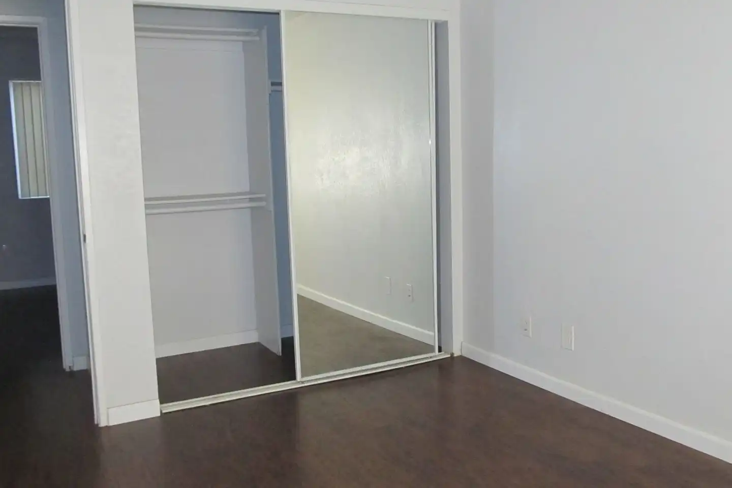1129 Calla photo 5