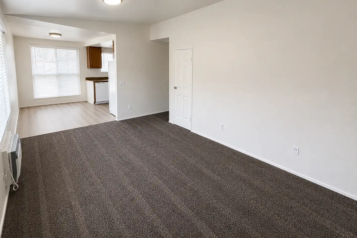 2 beds  2.0 baths photo 4