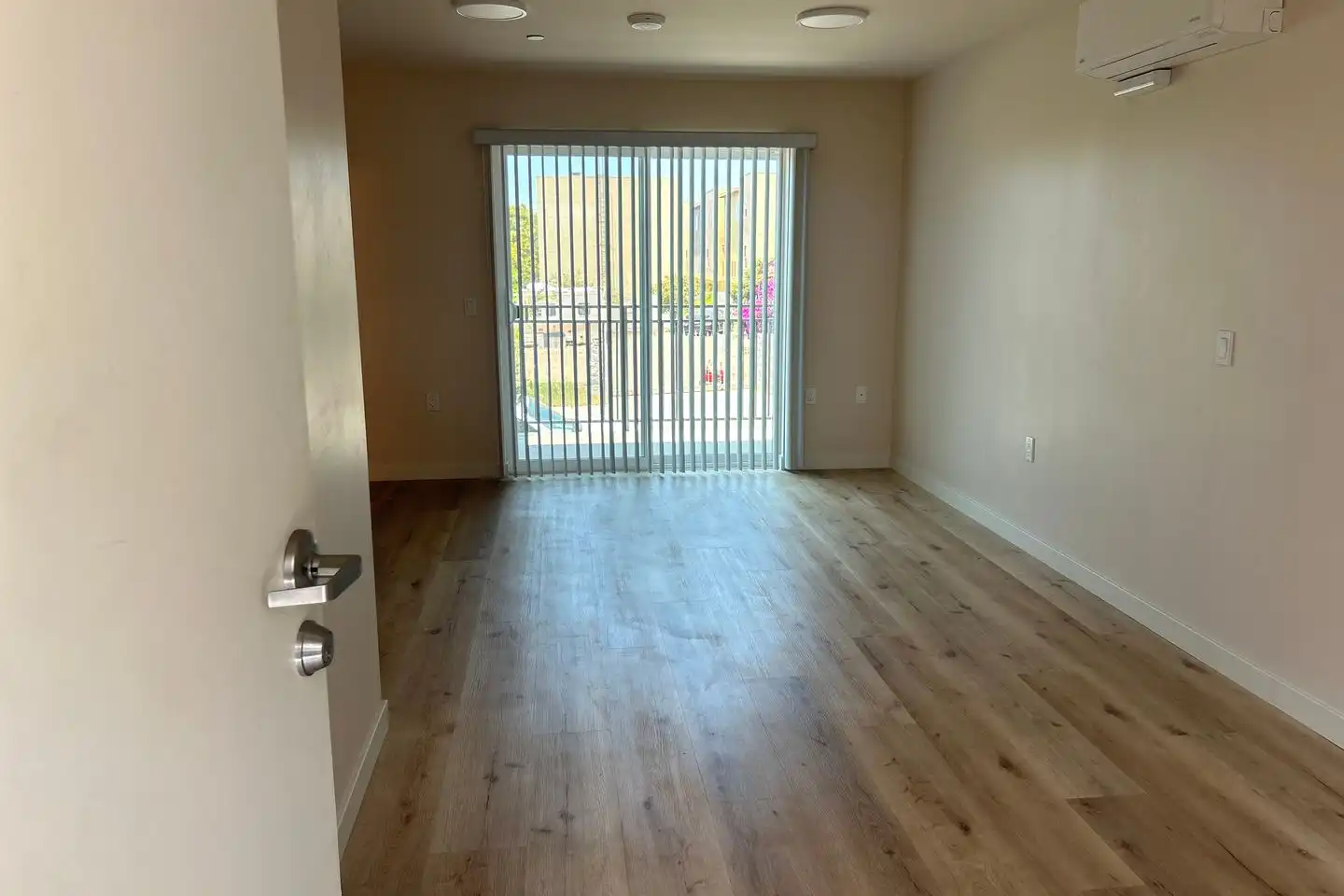 203 S Willie James Jones Ave unit 101 photo 3