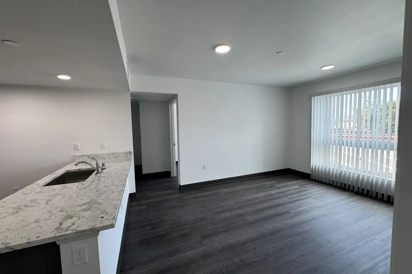 3509 Vista Ln unit 101 photo 2