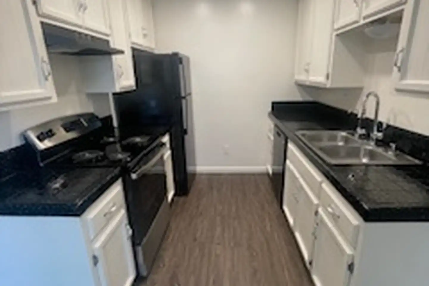 2355 Grove Ave photo 4