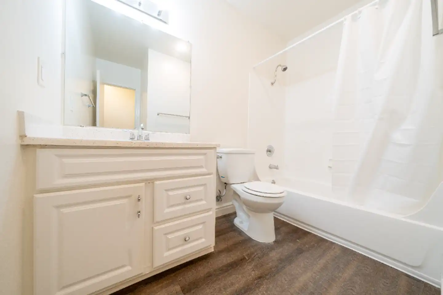 2355 Grove Ave photo 5