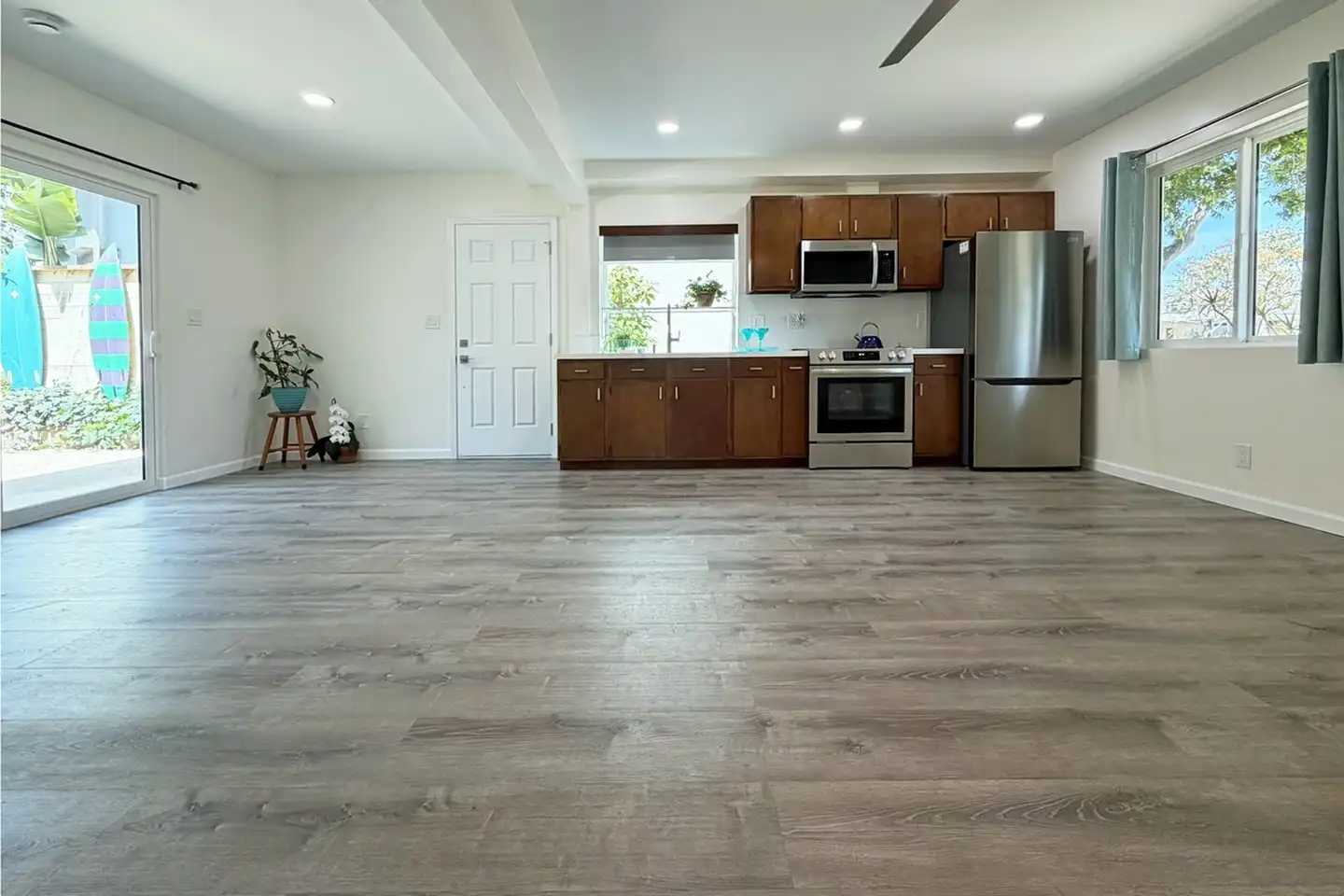 223 N Sierra Ave