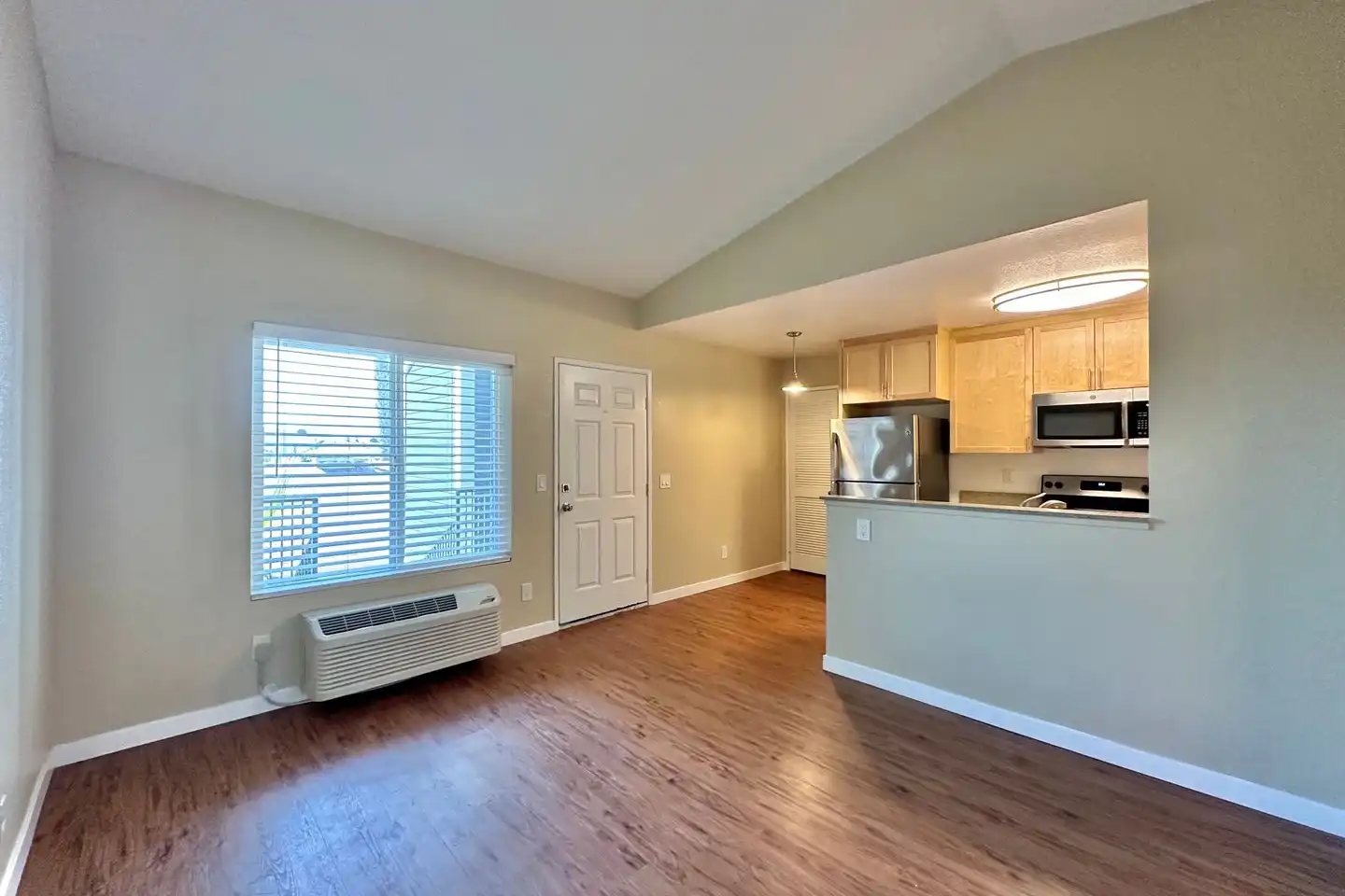 4447 49th St unit 4447-4 photo 4