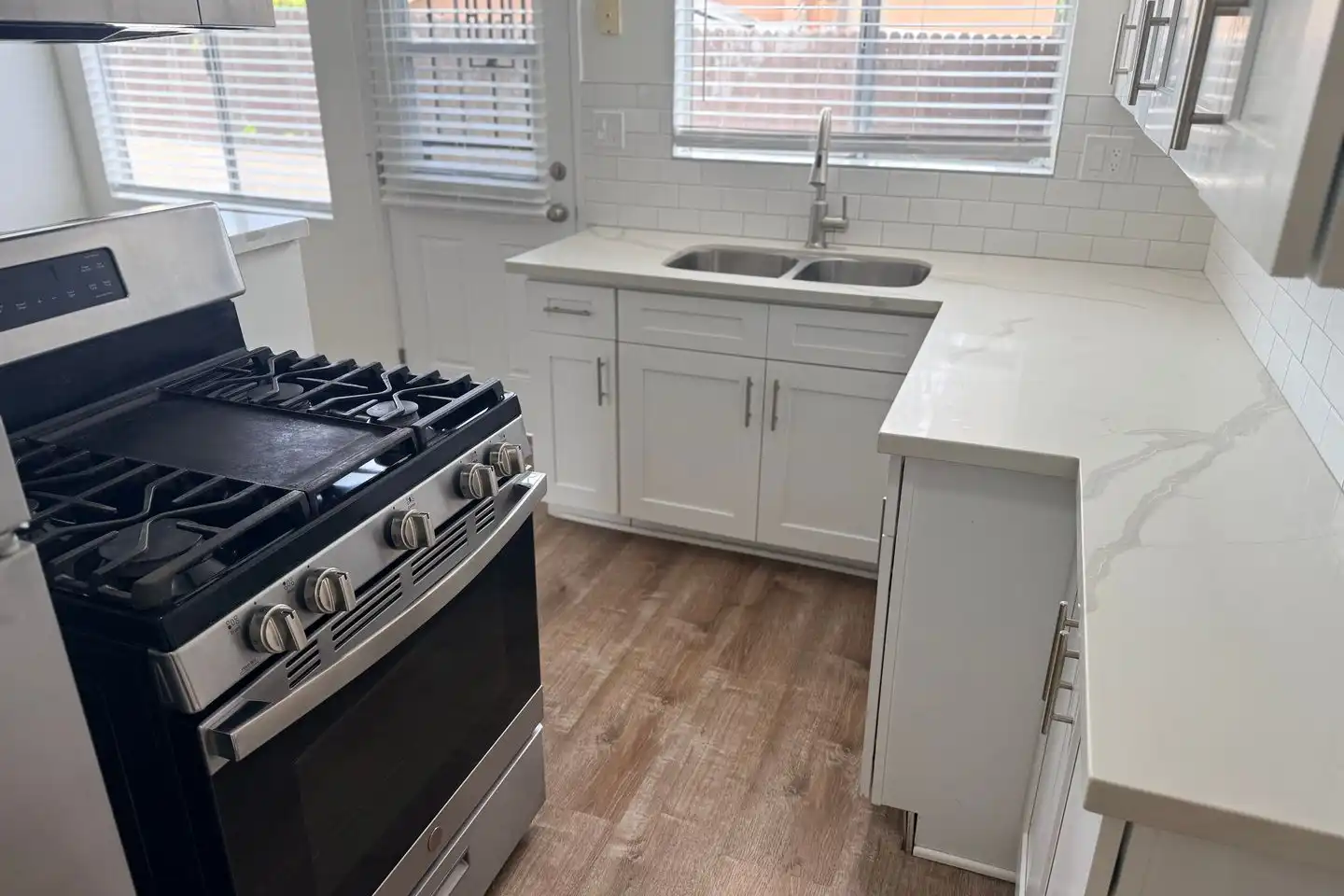 11 Oxford St unit 11-A photo 3