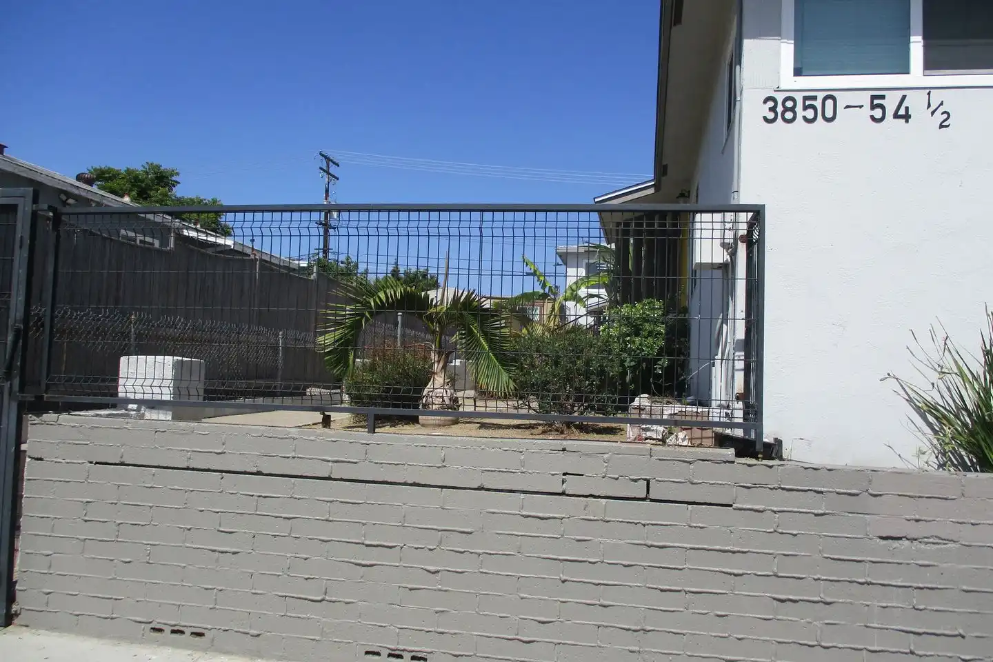 3854 Euclid Ave photo 2