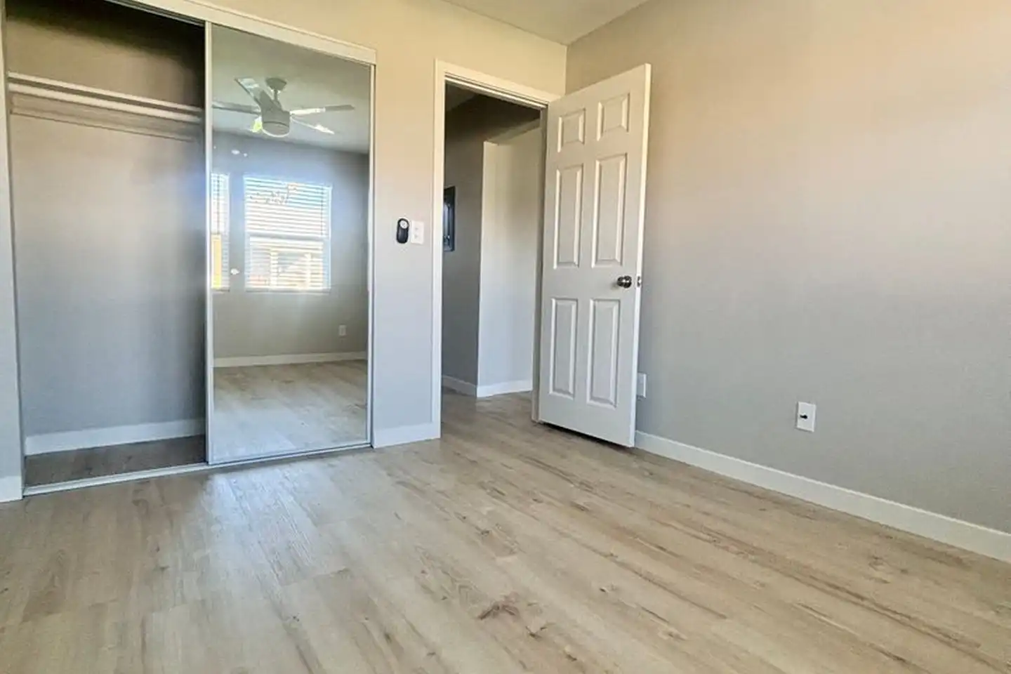 1224 S Pacific St unit 4 photo 5