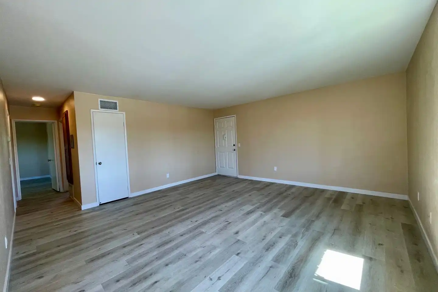 903 S Sunshine Ave unit #B photo 3